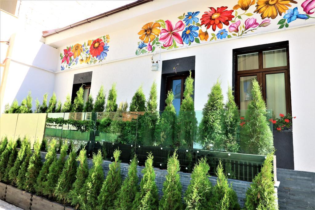 Flowers House ซีบิว ภายนอก รูปภาพ